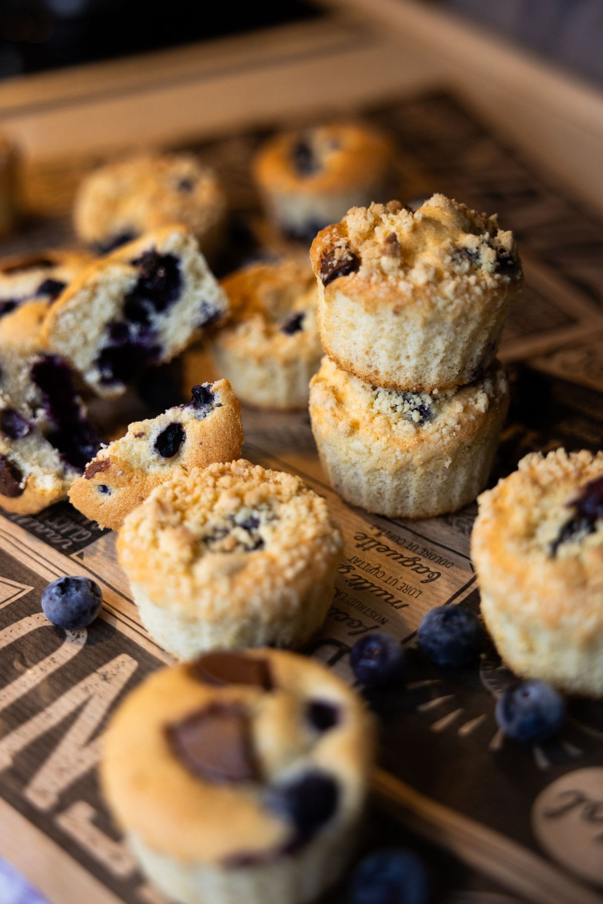 Blueberry crumble muffins