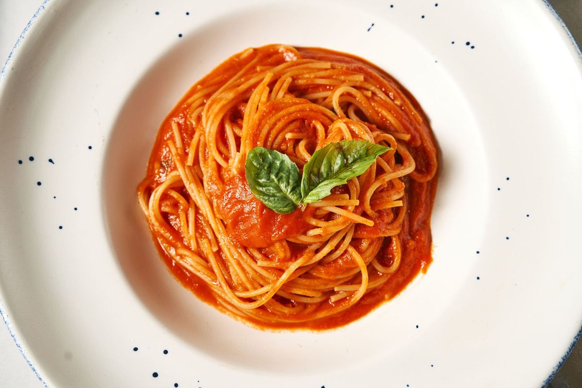 Weeknight tomato and basil spaghetti